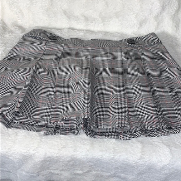 Plaid Pleated Mini Skirt - Picture 1 of 8
